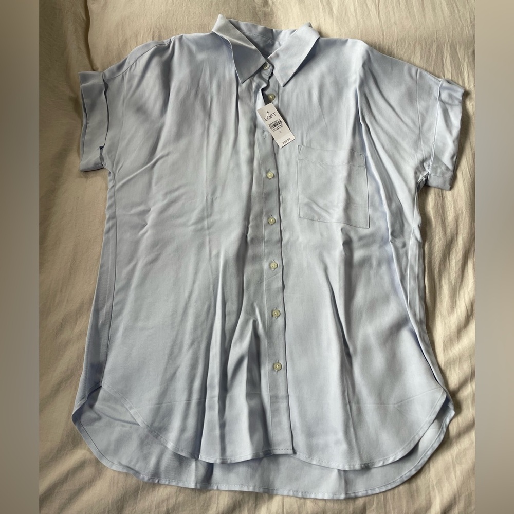 LOFT light blue short sleeve button up shirt NWT Small